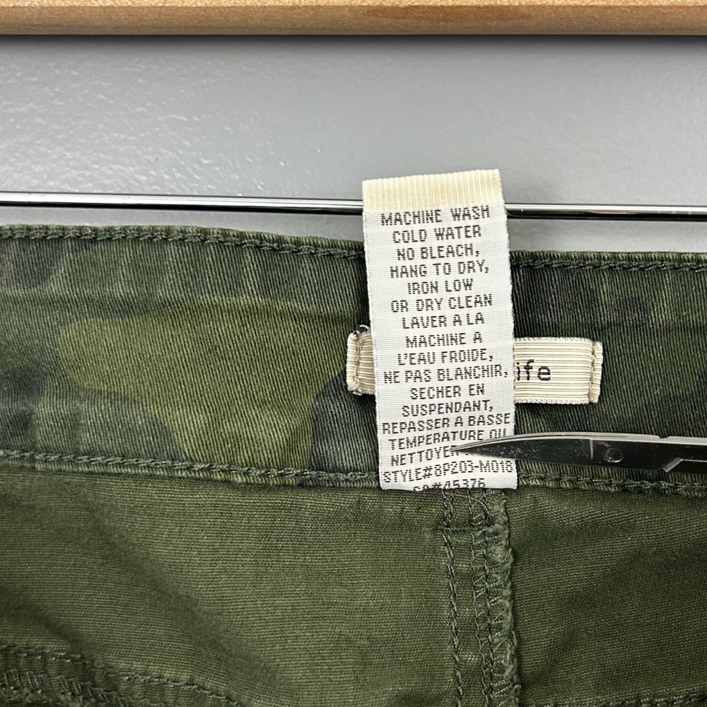 Urban Life Women's Camo Roll-Cuff Cargo Shorts - Olive Green - Picture 6 of 7